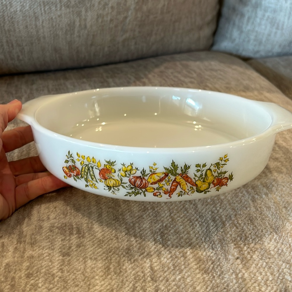 Vintage Anchor Hocking Vegetable Harvest Casserole Round  1.5qt